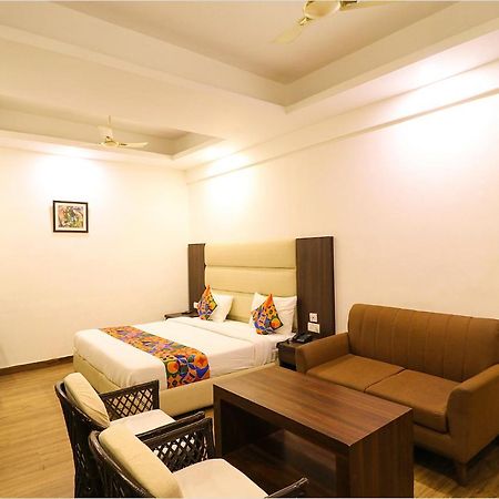 Hotel Bel Morris New Delhi Bagian luar foto
