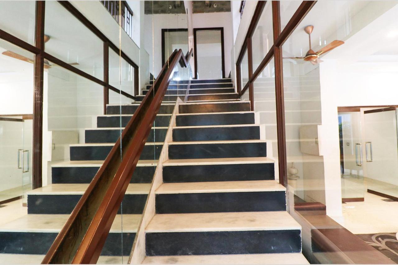 Hotel Bel Morris New Delhi Bagian luar foto