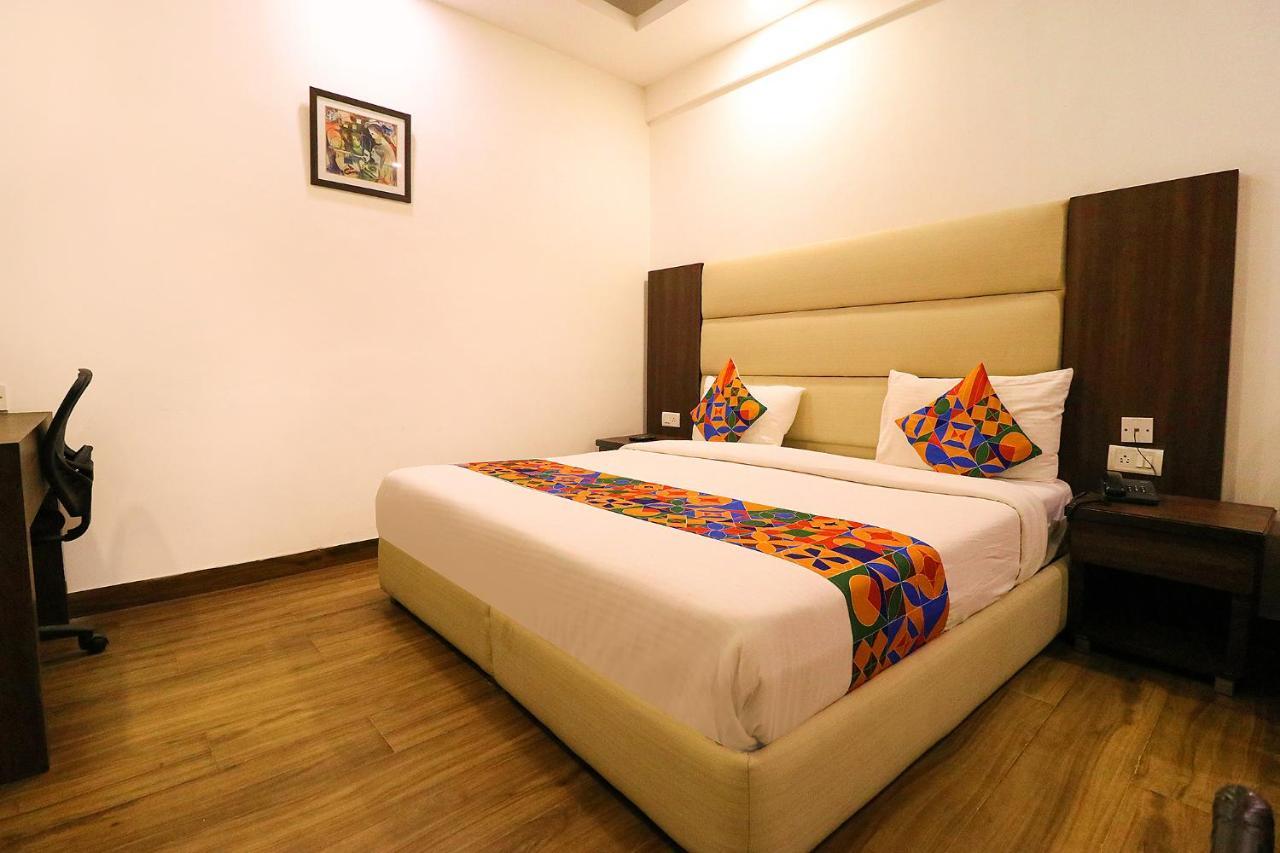 Hotel Bel Morris New Delhi Bagian luar foto