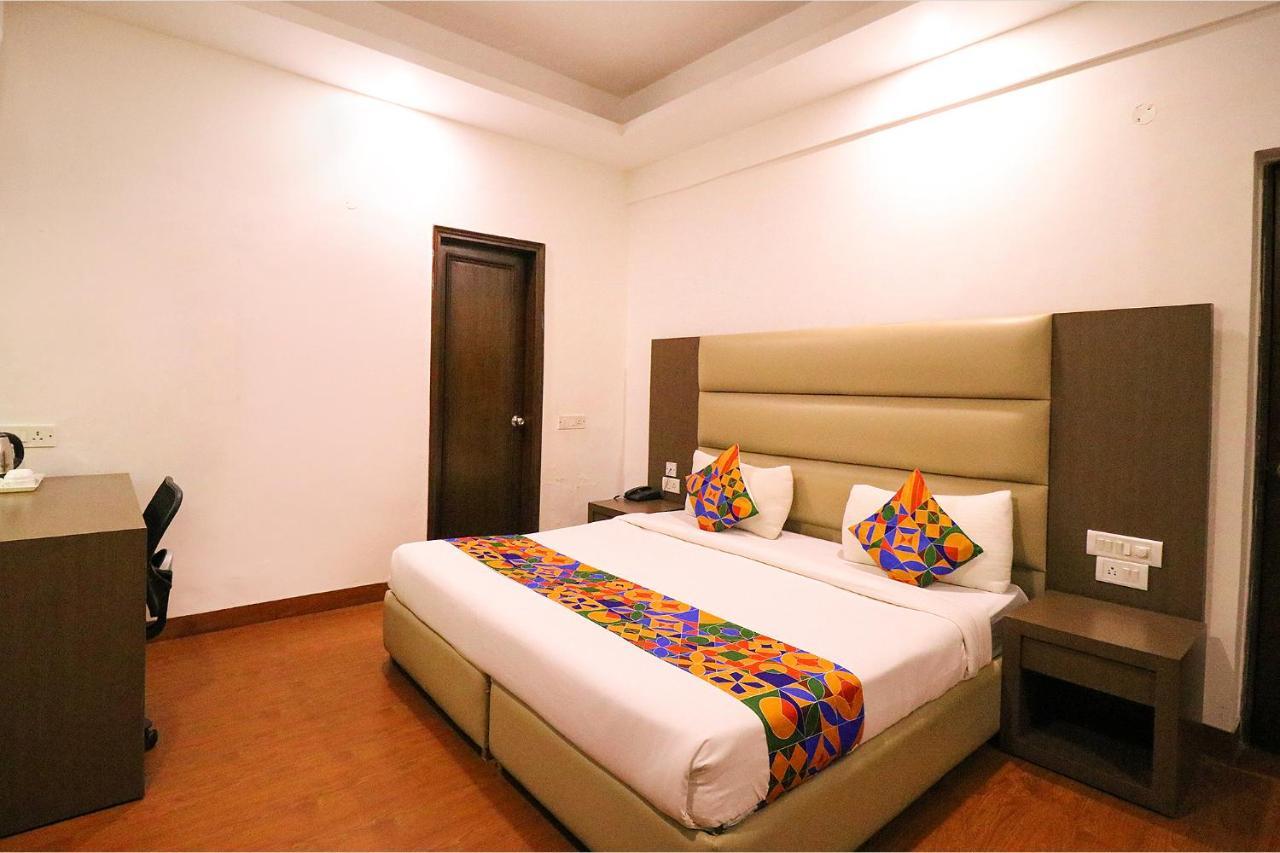 Hotel Bel Morris New Delhi Bagian luar foto