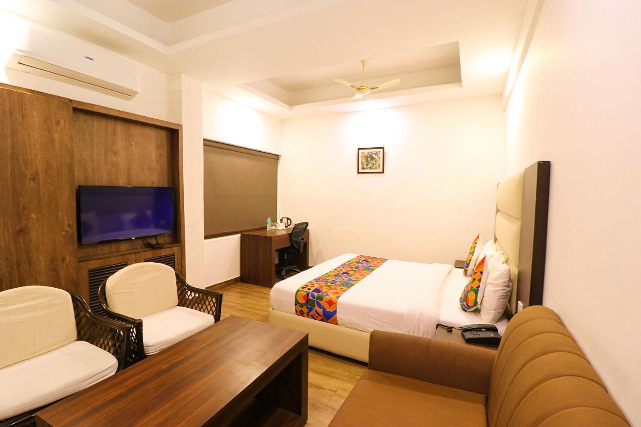 Hotel Bel Morris New Delhi Bagian luar foto