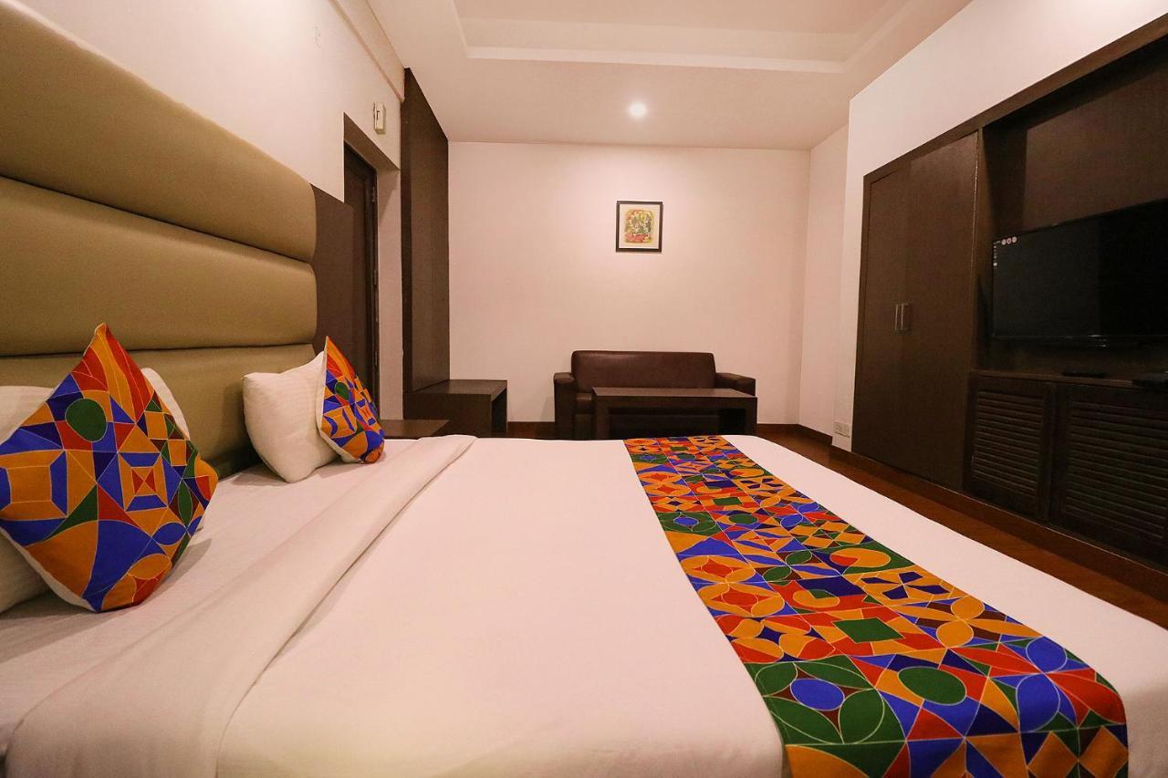 Hotel Bel Morris New Delhi Bagian luar foto