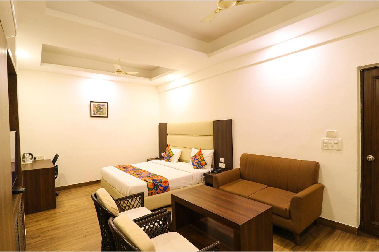 Hotel Bel Morris New Delhi Bagian luar foto
