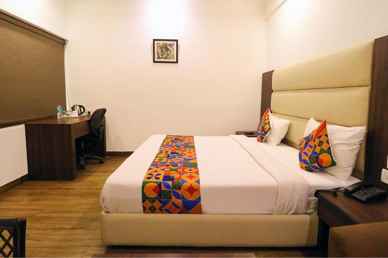 Hotel Bel Morris New Delhi Bagian luar foto